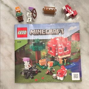 LEGO Minecraft Red and White Building Set